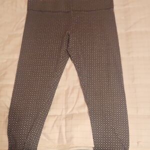 Mixit Black and White Diamond Pattern Leggings